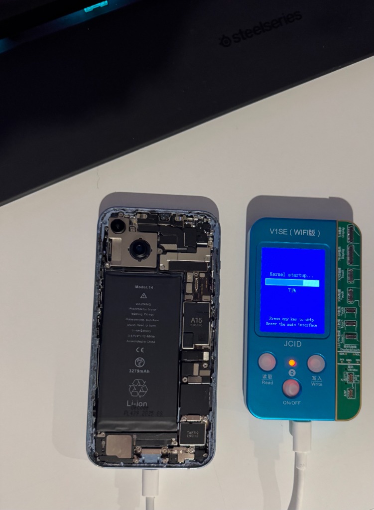 Programowanie iPhone za pomocą programatora JCID V1SE